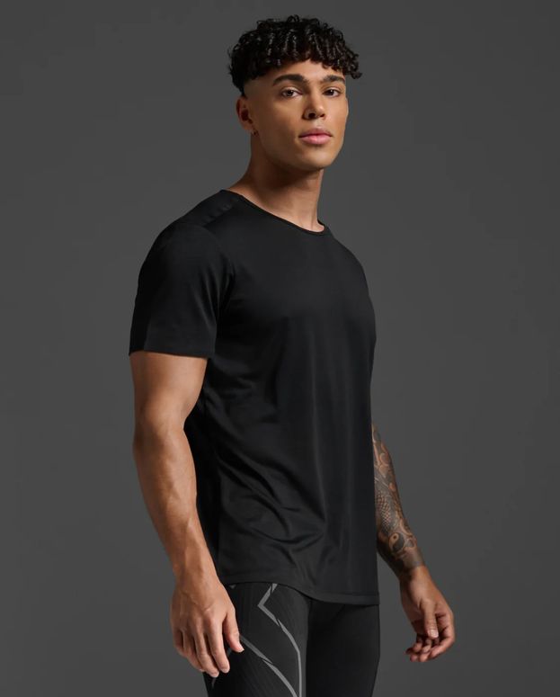 Футболка 2XU Light Speed Tech Tee чоловіча - 3