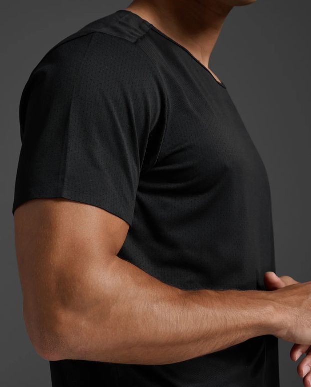 Футболка 2XU Light Speed Tech Tee чоловіча - 4