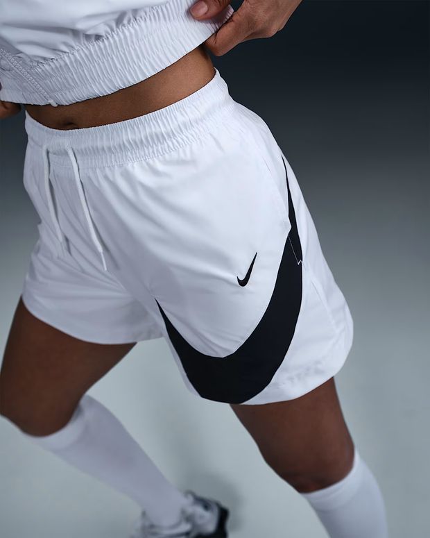 Шорти Nike W NSW CLS WVN MR 5" LOGO SHORT жіночі - 4