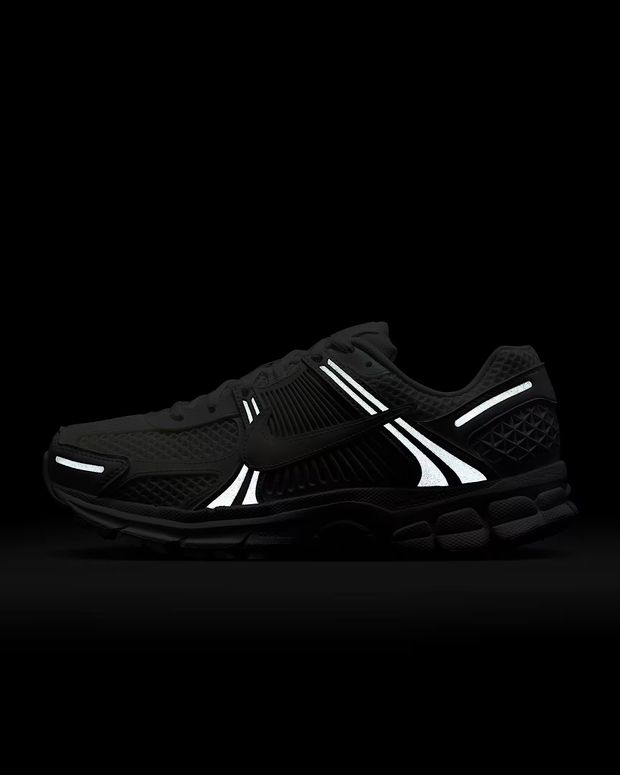 Кроссовки Nike W NIKE ZOOM VOMERO 5 SE женские - 10