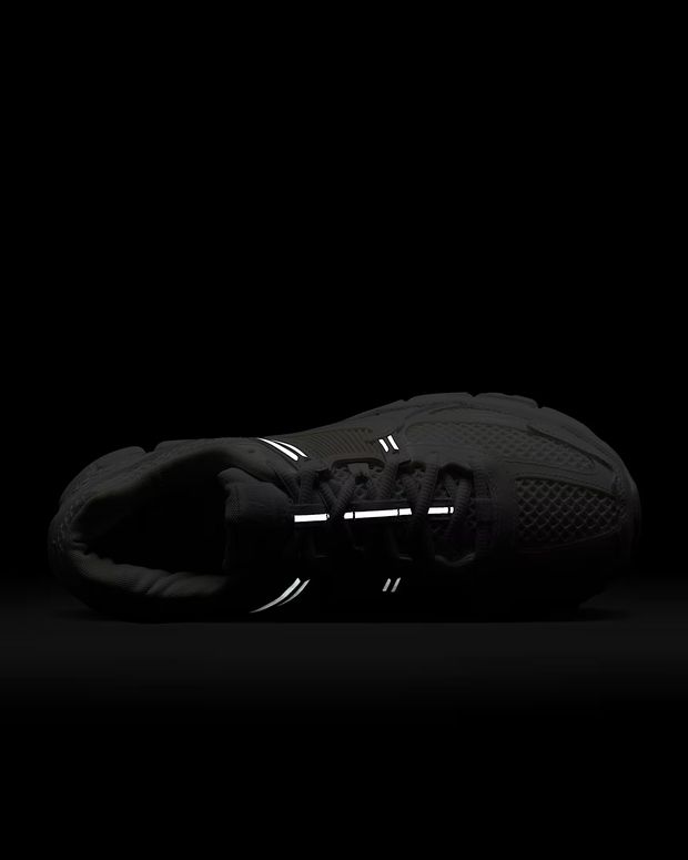 Кроссовки Nike W NIKE ZOOM VOMERO 5 SE женские - 12