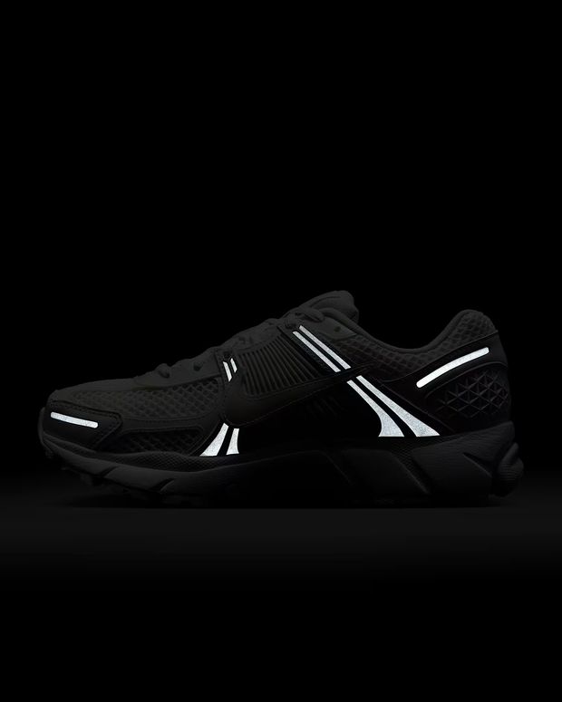 Кроссовки Nike W NIKE ZOOM VOMERO 5 SE женские - 9