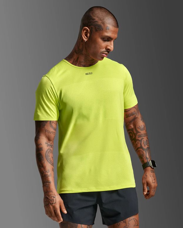 Футболка 2XU Light Speed Tech Tee чоловіча - 1