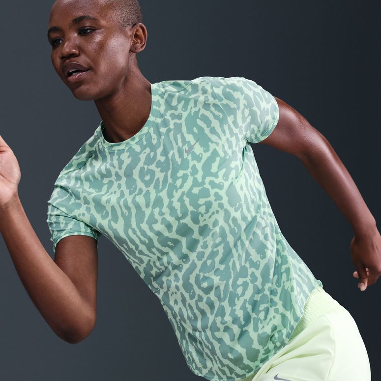 Футболка Nike W NK SWIFT NVLT DF SS TOP женская - 11