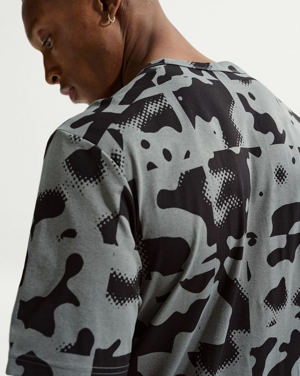 Футболка Nike M NK DF HYVERSE AOP SS TOP чоловіча - 2