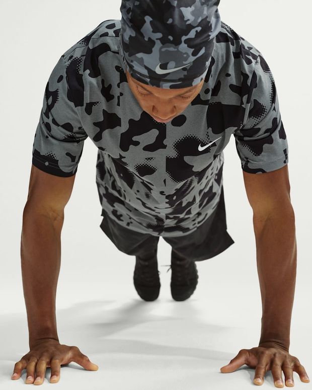 Футболка Nike M NK DF HYVERSE AOP SS TOP чоловіча - 3