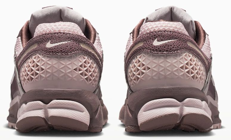 Кроссовки Nike NIKE ZOOM VOMERO 5 женские - 10