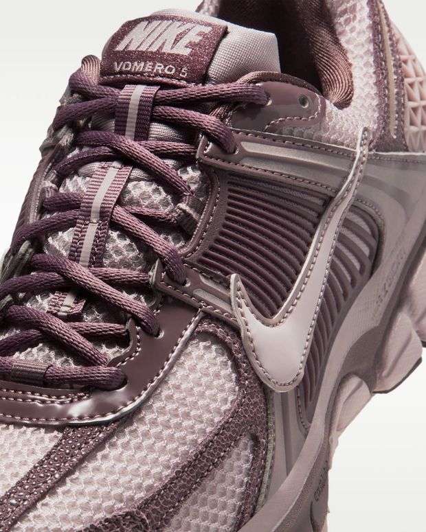 Кроссовки Nike NIKE ZOOM VOMERO 5 женские - 9