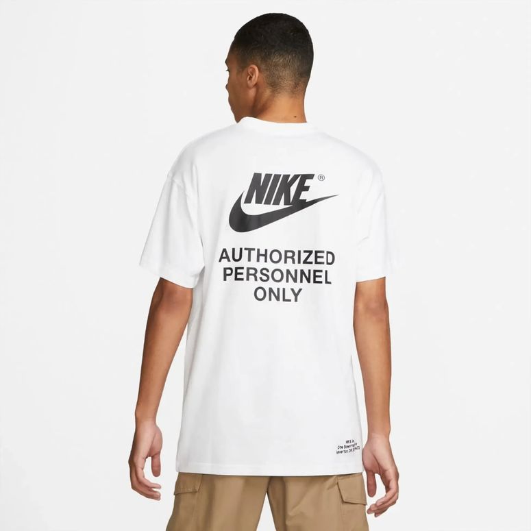 Футболка Nike DM6427-100 чоловіча - 2