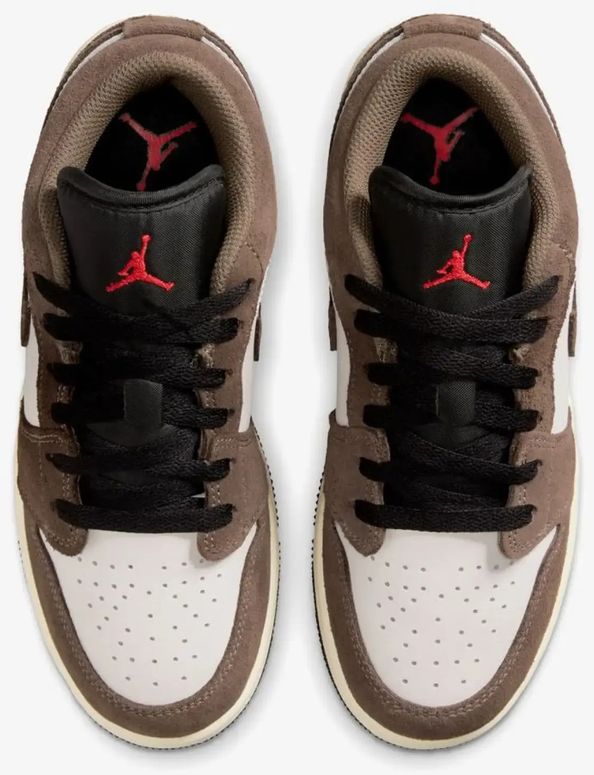 Кросівки Jordan AIR JORDAN 1 LOW BG жіночі - 1