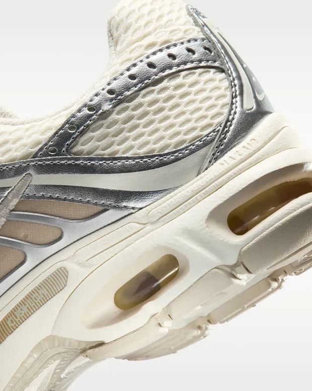 Кросівки Nike W NIKE AIR MAX MOTO 2K жіночі - 6