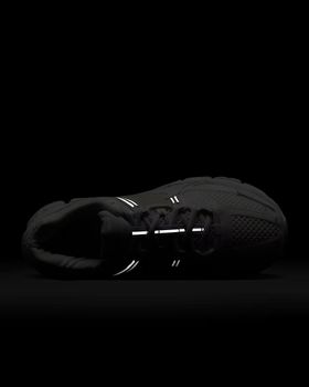 Кроссовки Nike W NIKE ZOOM VOMERO 5 SE женские - 12