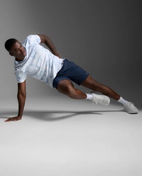 Футболка 2XU Aero Mesh Tee чоловіча - 8