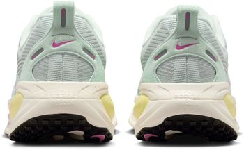 Кросівки Nike W NIKE VOMERO 18 жіночі - 6