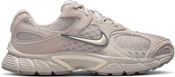 Кросівки Nike NIKE V5 RNR жіночі - фото