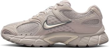 Кросівки Nike NIKE V5 RNR жіночі - 4