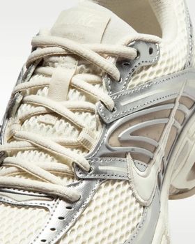 Кросівки Nike W NIKE AIR MAX MOTO 2K жіночі - 5